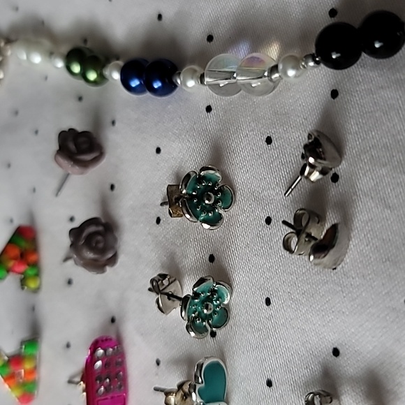 Lot of 30 children's jewellery (7 bracelets, 10 earring sets,7 Rings,4 Pendants) - Picture 9 of 17